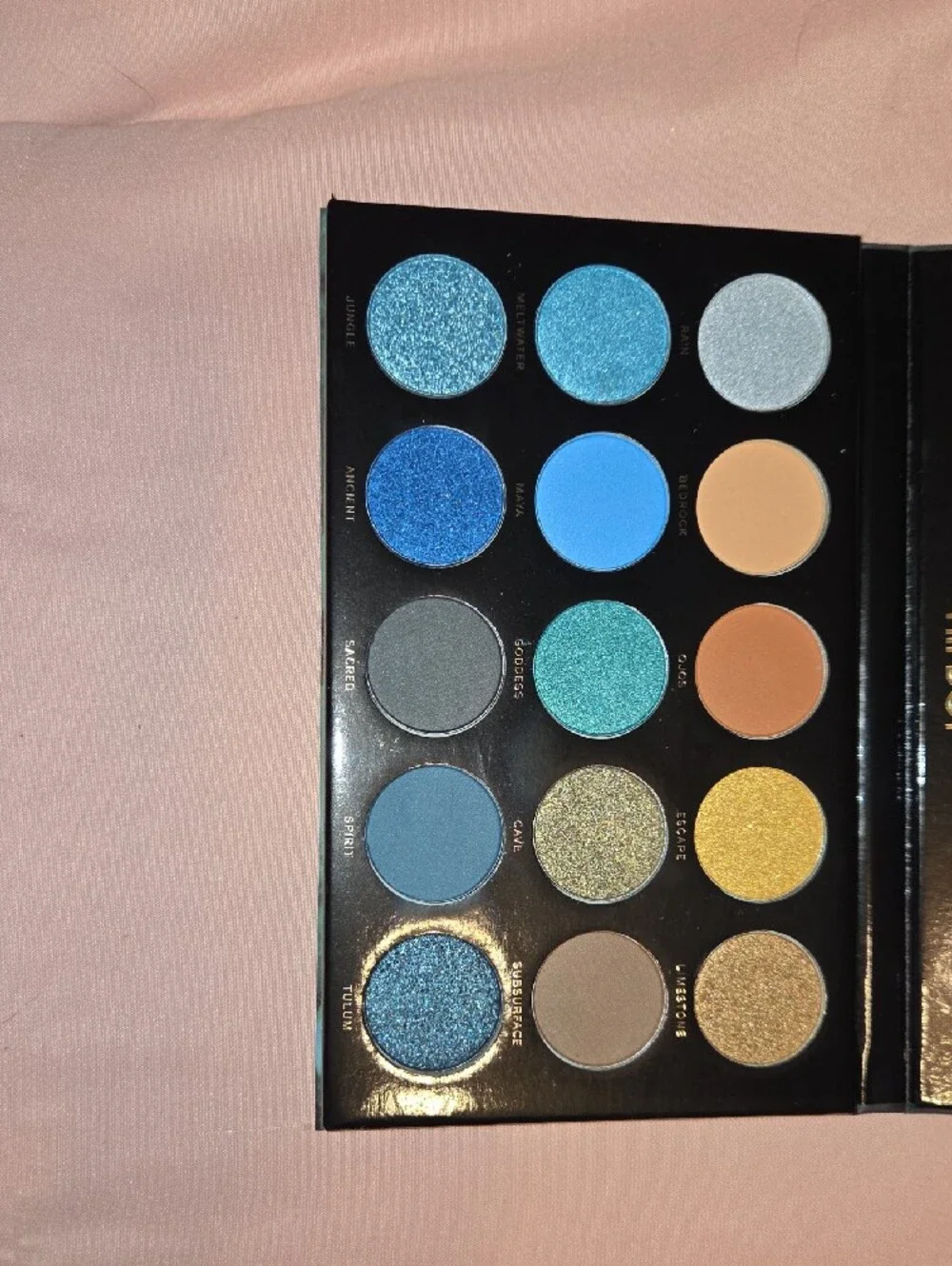 Eyeshadow Palette — Green Marble Finish